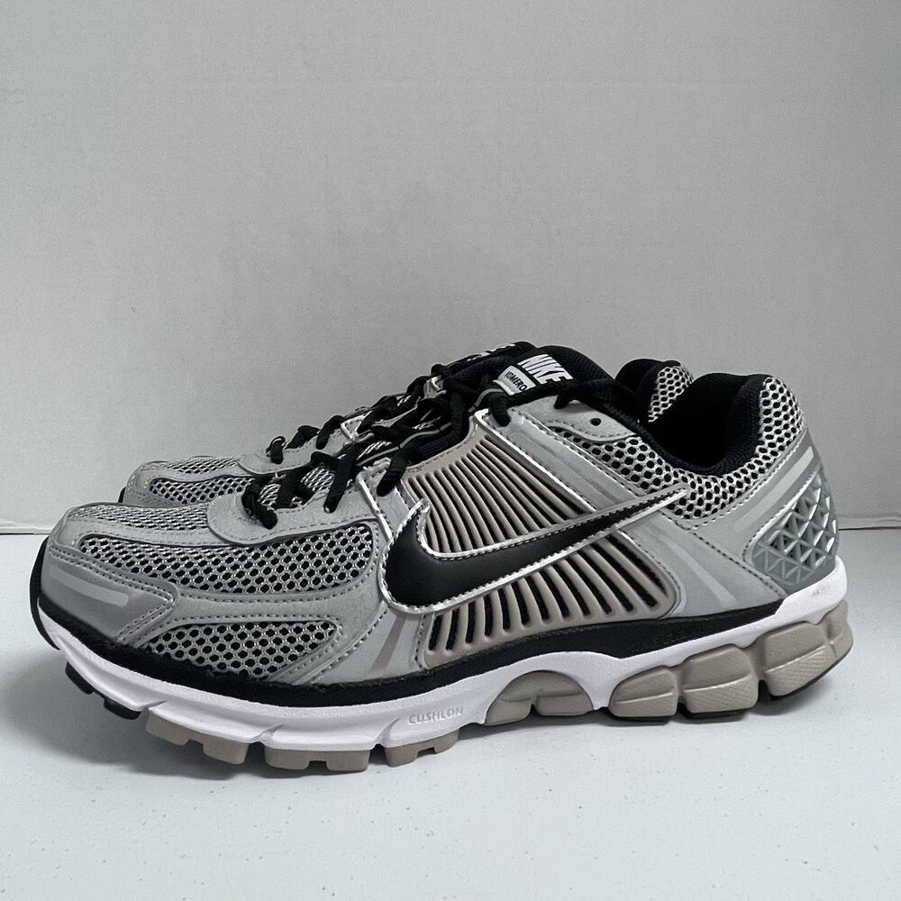 Nike Air Zoom Vomero 5 College Grey FJ4151 007 Size 11 Mesh Runner Workout Shoe